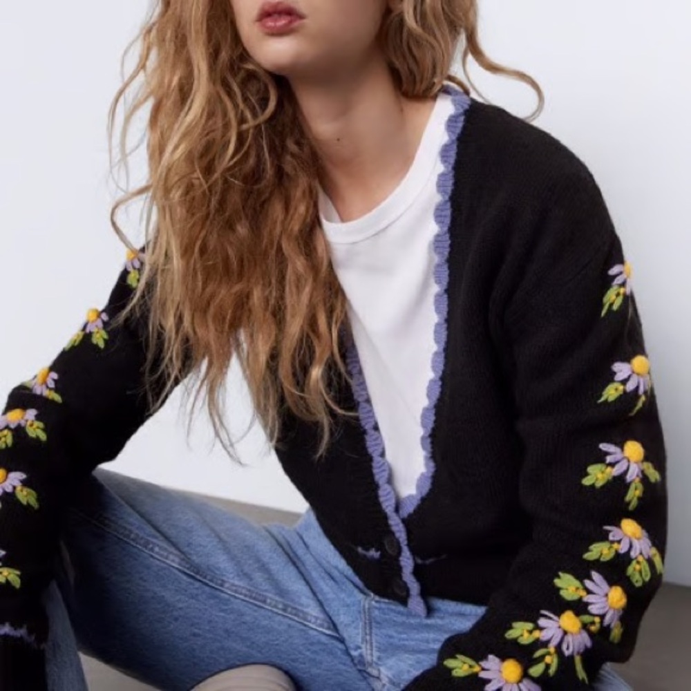 ZARA NWT Floral Embroidered Sleeve Knit Cardigan Black Cropped Size M